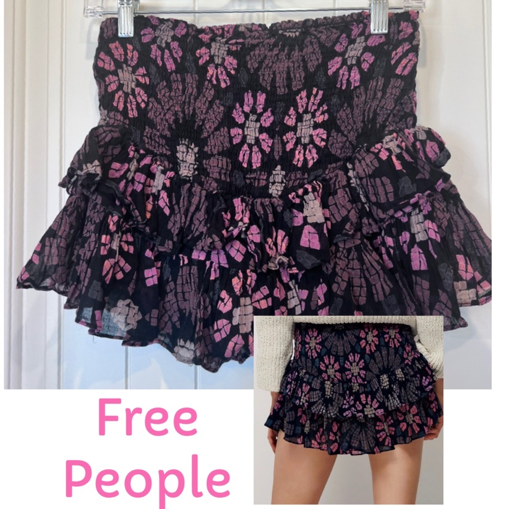 Free People Mini Skirt with Short Smocked Stretch Waist Floral Print Sz XS/Small